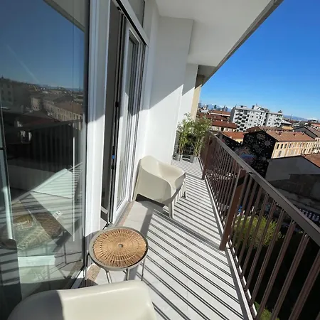 Apartamento New 2 Bedroom In Navigli With A Great View!