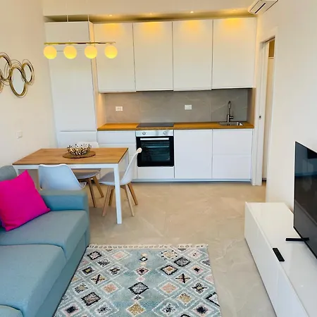 Renovated 2 Bedroom In Navigli With A View!