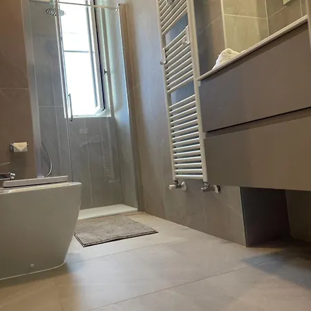New 2 Bedroom In Navigli With A Great View! * Milán